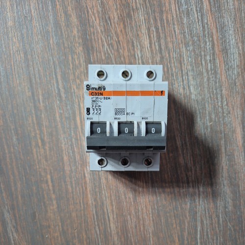 Merlin gerin 8520 multi9 c32n - multi9,