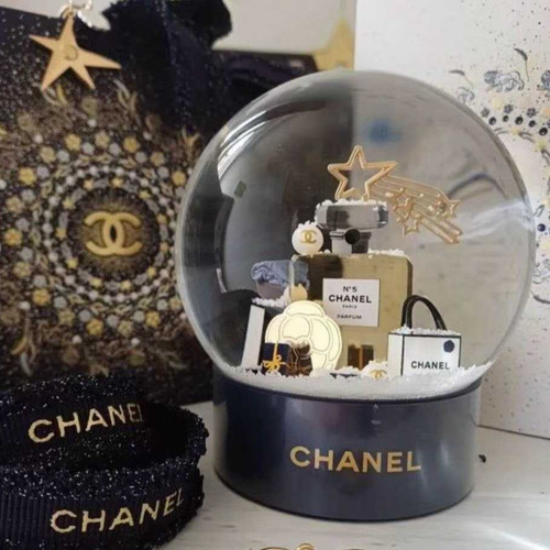 Boule neige chanel 2025 - à,