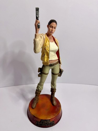 Tomb raider lara croft cradle - tomb,
