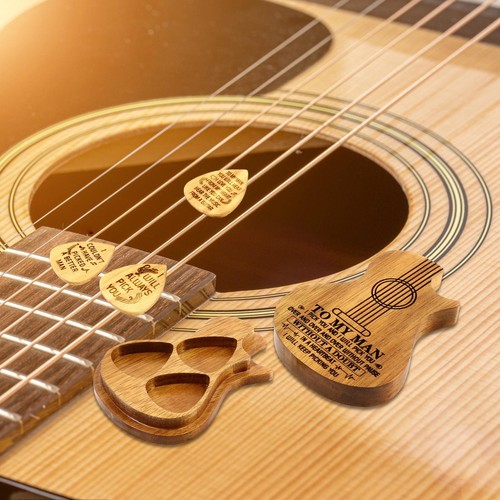 Étui et plectres de guitare