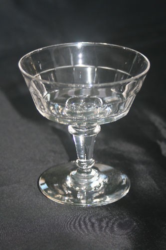 Coupe champagne ancienne - coupe, a