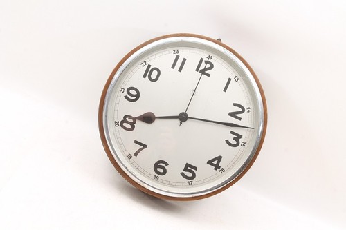 Ancienne horloge murale - horloge,