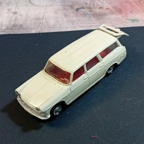 Dinky toys peugeot 404 break - toys,