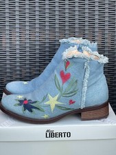 Bottine en jean et broderie