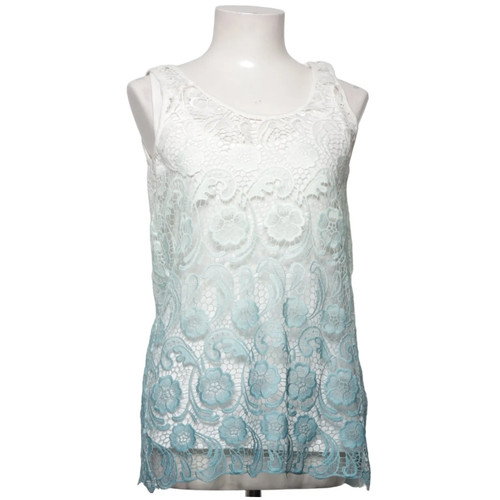 Love taifun separates top - is,