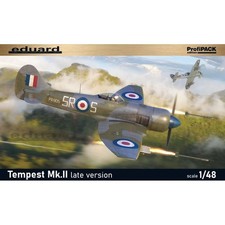 EDUARD 82125 MAQUETTE AVION