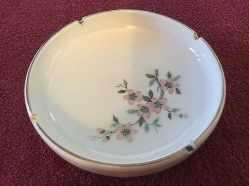 White flowered ashtray - flowered, in