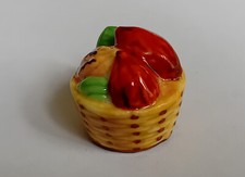 FEVE - "UN JOLI PANIER AVEC FRUITS OU LEGUMES -        SERIE ?