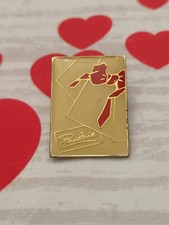 Pin's Pins Pin Enamel 10  Alimentaire boite De Chocolat  "Poulain" 