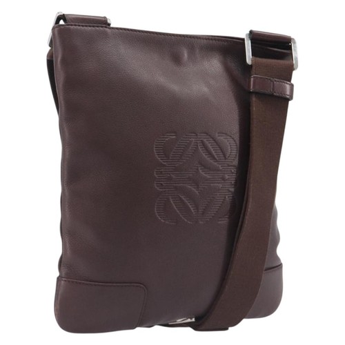 Cuir anagram loewe - anagram,