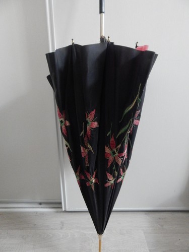Parapluie brodé ancien - , année