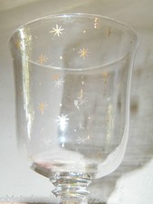 -JOLI VERRE A PIED en VERRE