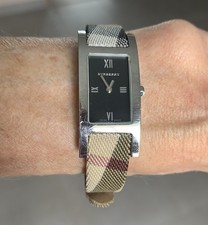 Très belle Montre Burberry femme modèle BU1009 acier