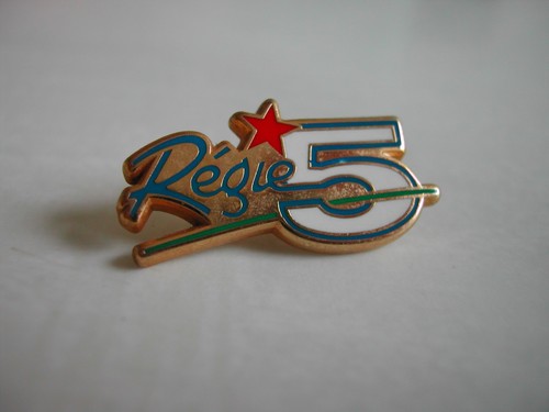 Pin media presse - pin's,