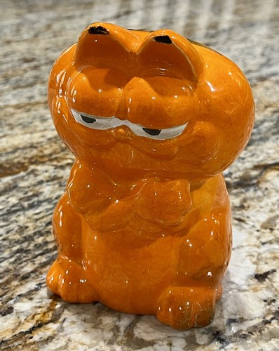 Garfield the cat hand painted - the,