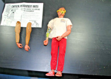 THE SIX MILLION DOLLAR MAN " FIGURINE ~ EXTRA ARMS ,NICE SET !
