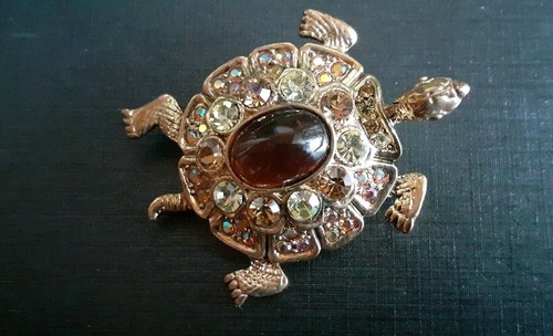 Broche tortue métal doré