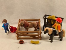 sympa enclos  poulain / poney