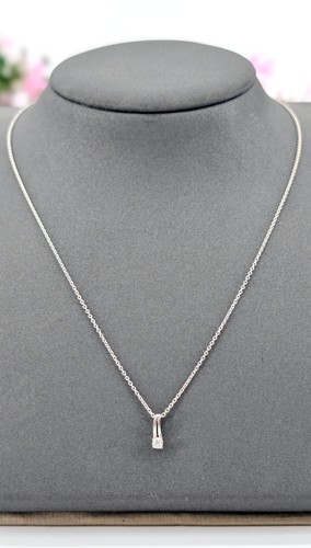 Collier blanc avec - or,