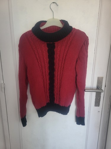 Pull rouge noir taille 12 - rouge, et