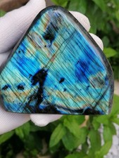 Labradorite forme libre polie