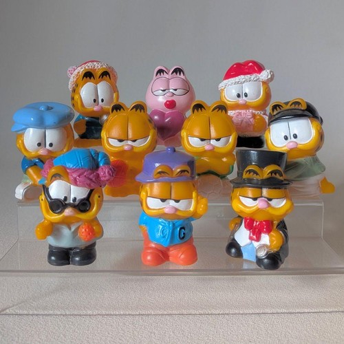 Garfield figures set at - garfield,