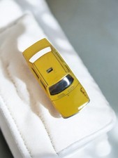 Véhicule miniature ancien