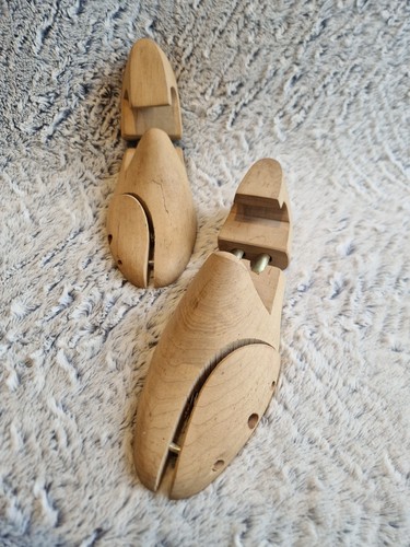 Paire embauchoirs bois - d’embauchoirs,