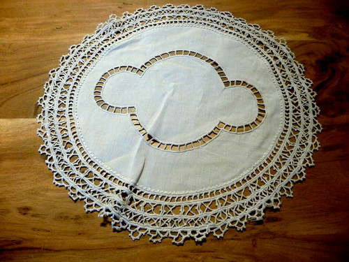Linge ancien napperon rond - linge,