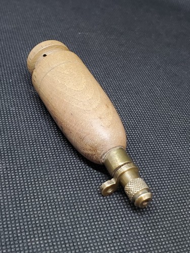 Ancien outil bourrelier