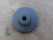 JeP 1 pignon neuf rèf 617 D 44/20 dents pour moteur CC 7001 , 131 , 141  P