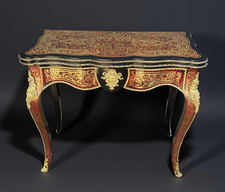 TABLE A JEUX  / CONSOLE EN MARQUETERIE BOULLE ORNÉ DE BRONZE DORÉ / NAPOLEON III