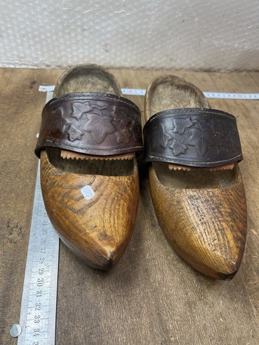 Ancienne paire sabots en - de,