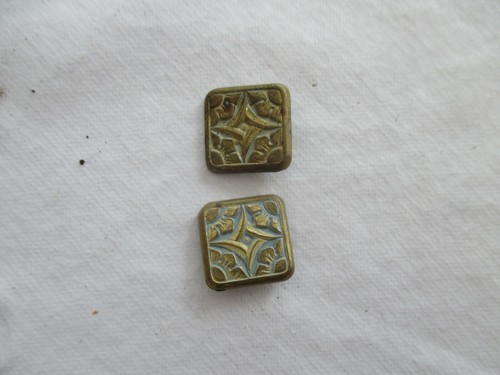 Boutons ancien métal - 2, en