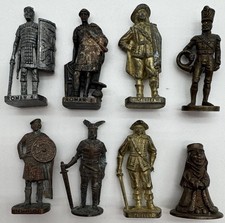 8 Figurines en métal Kinder 1990’s. Romains Mousquetaires Écossais... Bon état !