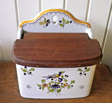 Ancienne boîte à allumettes murale porcelaine G.F. Décor Moustiers fait main