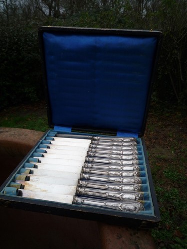 Coffret couteaux à - de,