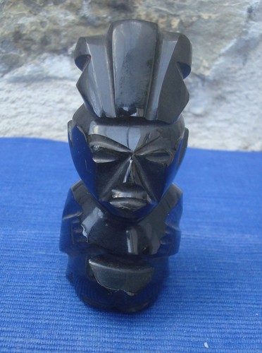 V74 statue obsidienne pierre - v74,
