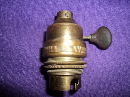 Ancienne douille laiton