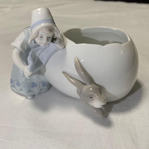 Vase oeuf pâques fille - oeuf, et