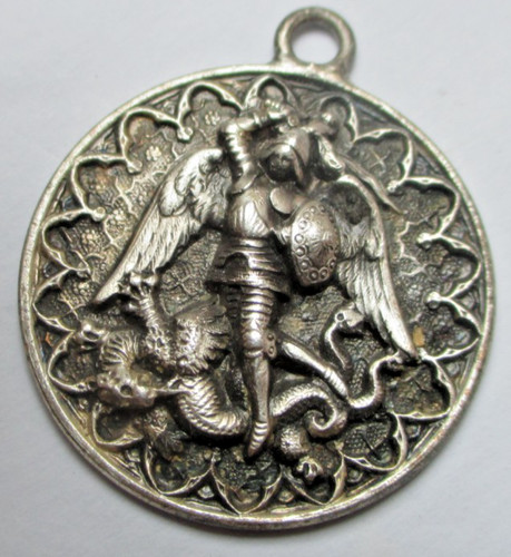 Ancien pendentif médaille