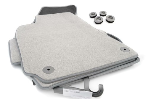 Tapis sol gris neufs - de,