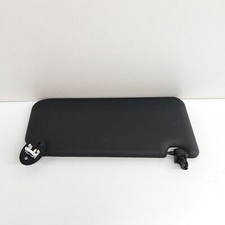 Pare-soleil côté gauche