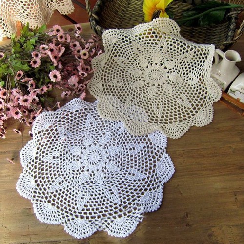 Nappe brodée dentelle housse