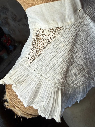 Dentelle ancienne col - dentelle, en