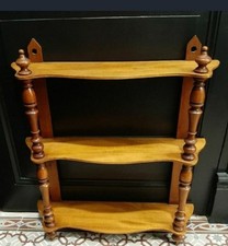 Étagère bois clair à