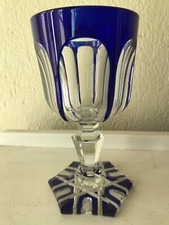 BACCARAT GRAND VERRE DE COULEUR BLEUE CRISTAL TAILLÉ