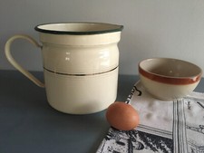 Beau broc à eau ou à lait  ancien en tôle émaillé Japy