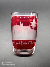 Verre gobelet en cristal Bohéme rouge gravé ,souvenir monument .
