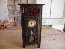 ARMOIRE MINIATURE BRETONNE EN BOIS AVEC RÉVEIL FACADE